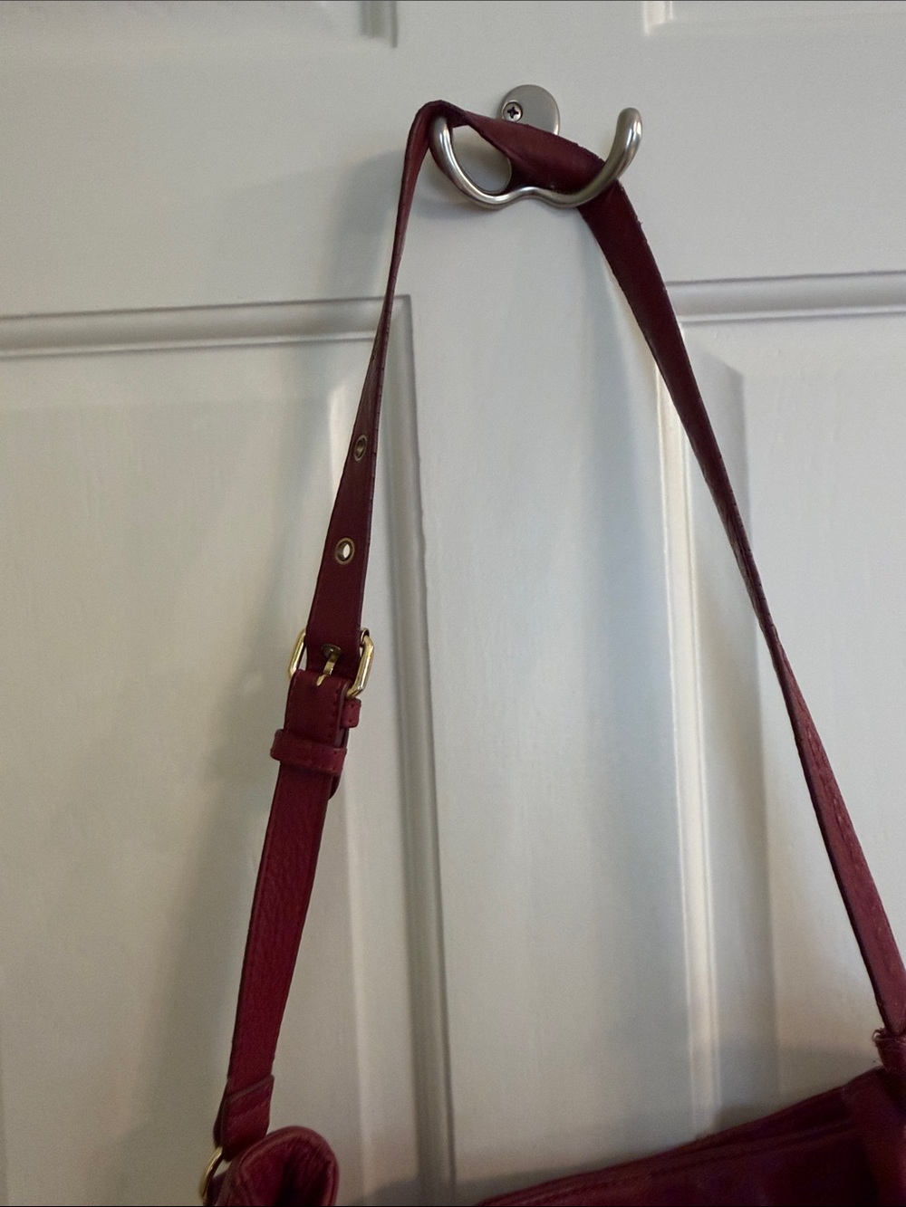 Badgley Mischka Burgundy Leather Shoulder Bag with Gold Accents - Picture 3 of 12